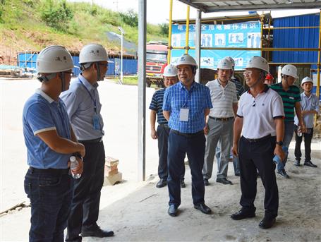 陳家堅(jiān)率檢查組到公司蟠龍住宅小區(qū)項(xiàng)目進(jìn)行安全生產(chǎn)大檢查