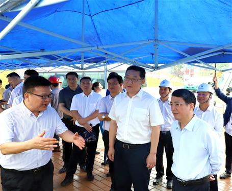 柳州市委書記吳煒、市長張壯到公司項目調研指導