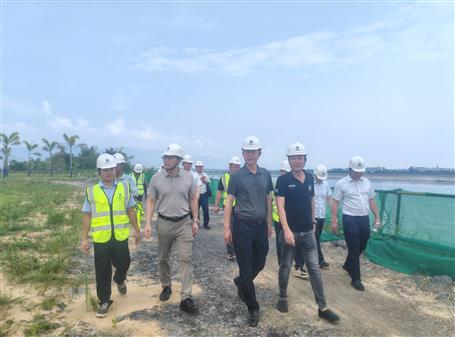 何勇到第五分公司桂平項(xiàng)目開展三季度暨節(jié)前安全生產(chǎn)質(zhì)量綜合大檢查